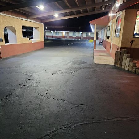 Sands Motel Portales Екстер'єр фото